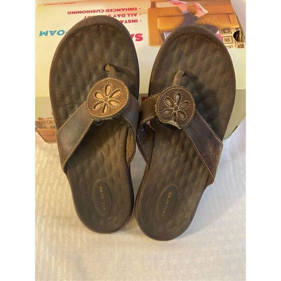 Skechers leather flip flops sand dollar design size 7 - Picture 1 of 5